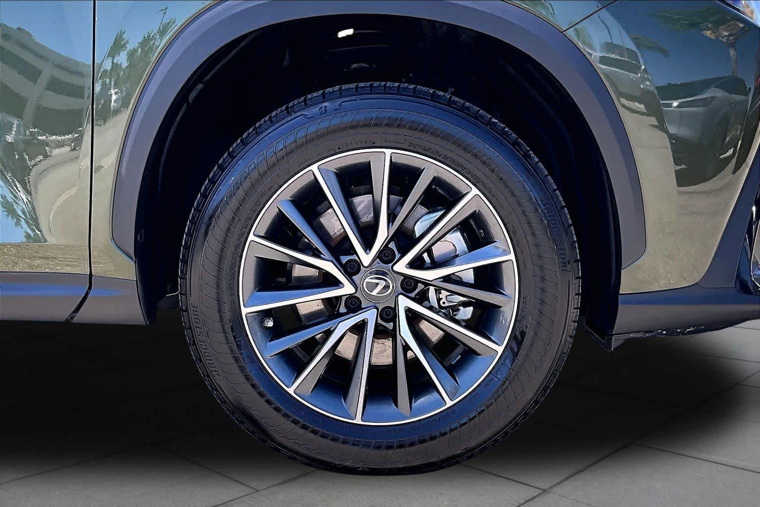 Used 2023 Lexus NX 350h AWD w/ Vision Package image 10