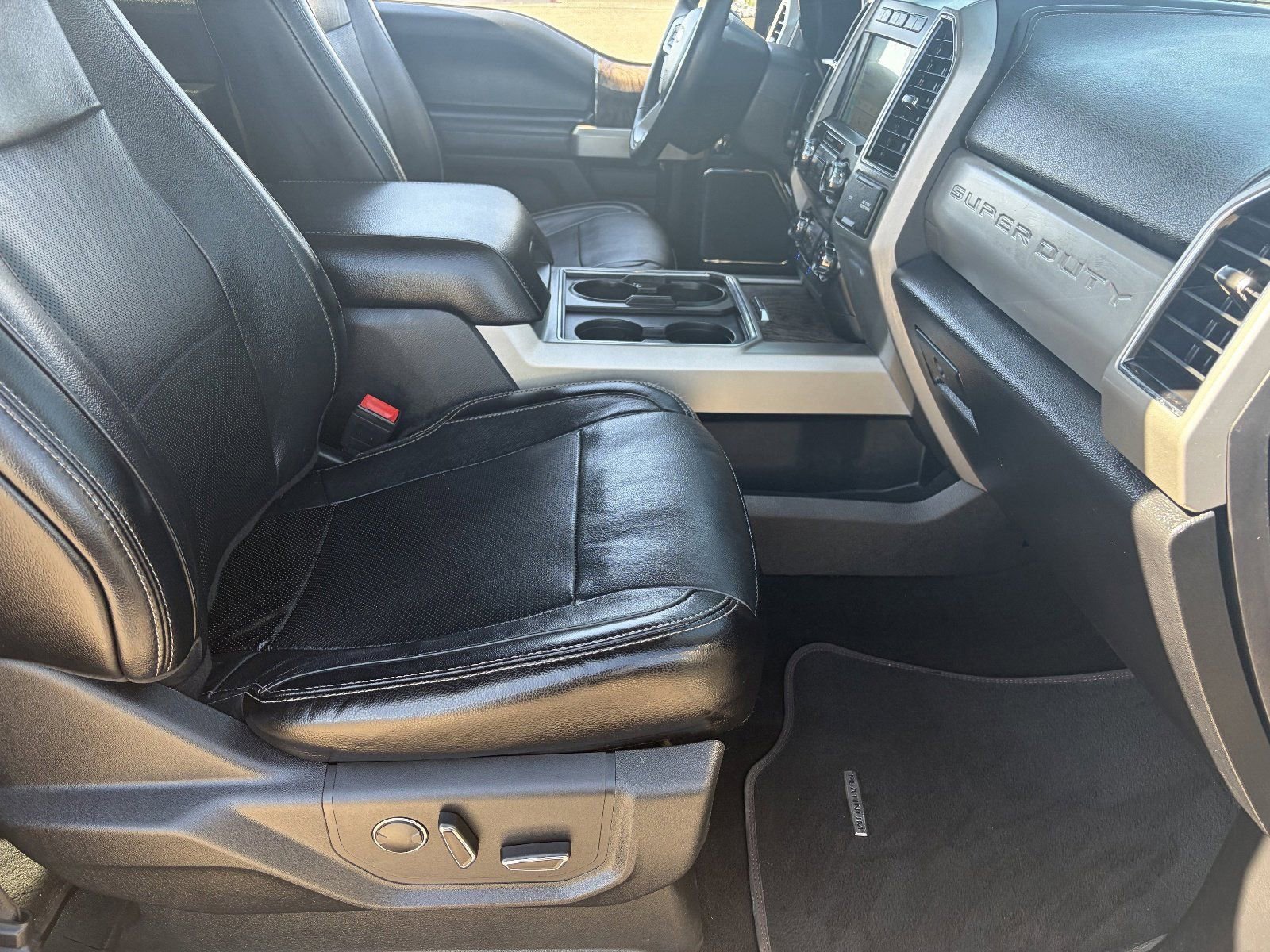 Used 2019 Ford F350 Lariat w/ Lariat Ultimate Package image 12