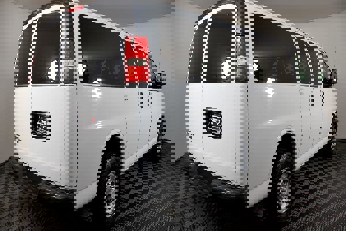 Used 2016 Chevrolet Express 2500 LS RWD image 9