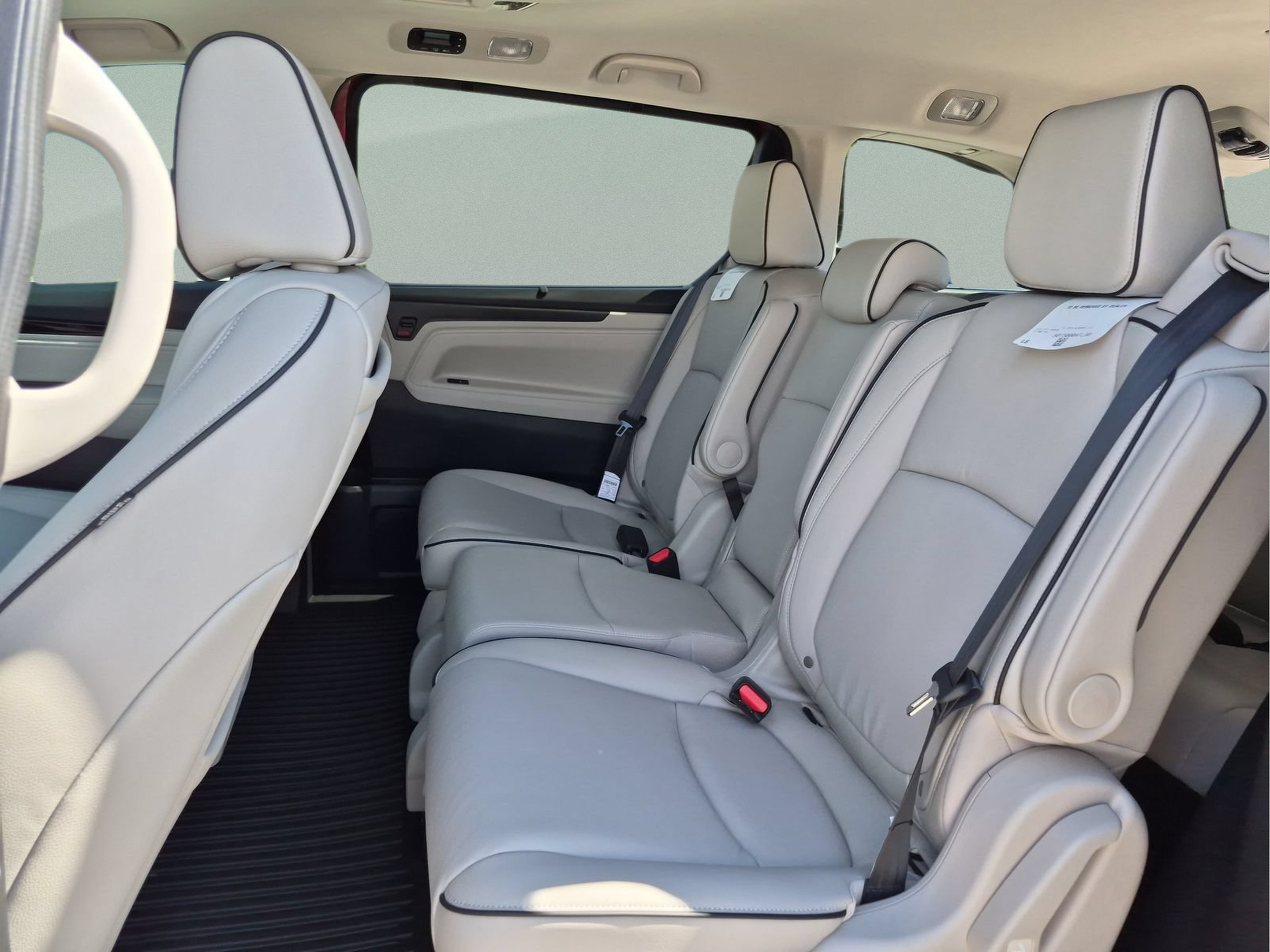 New 2027 Honda Odyssey Touring image 17