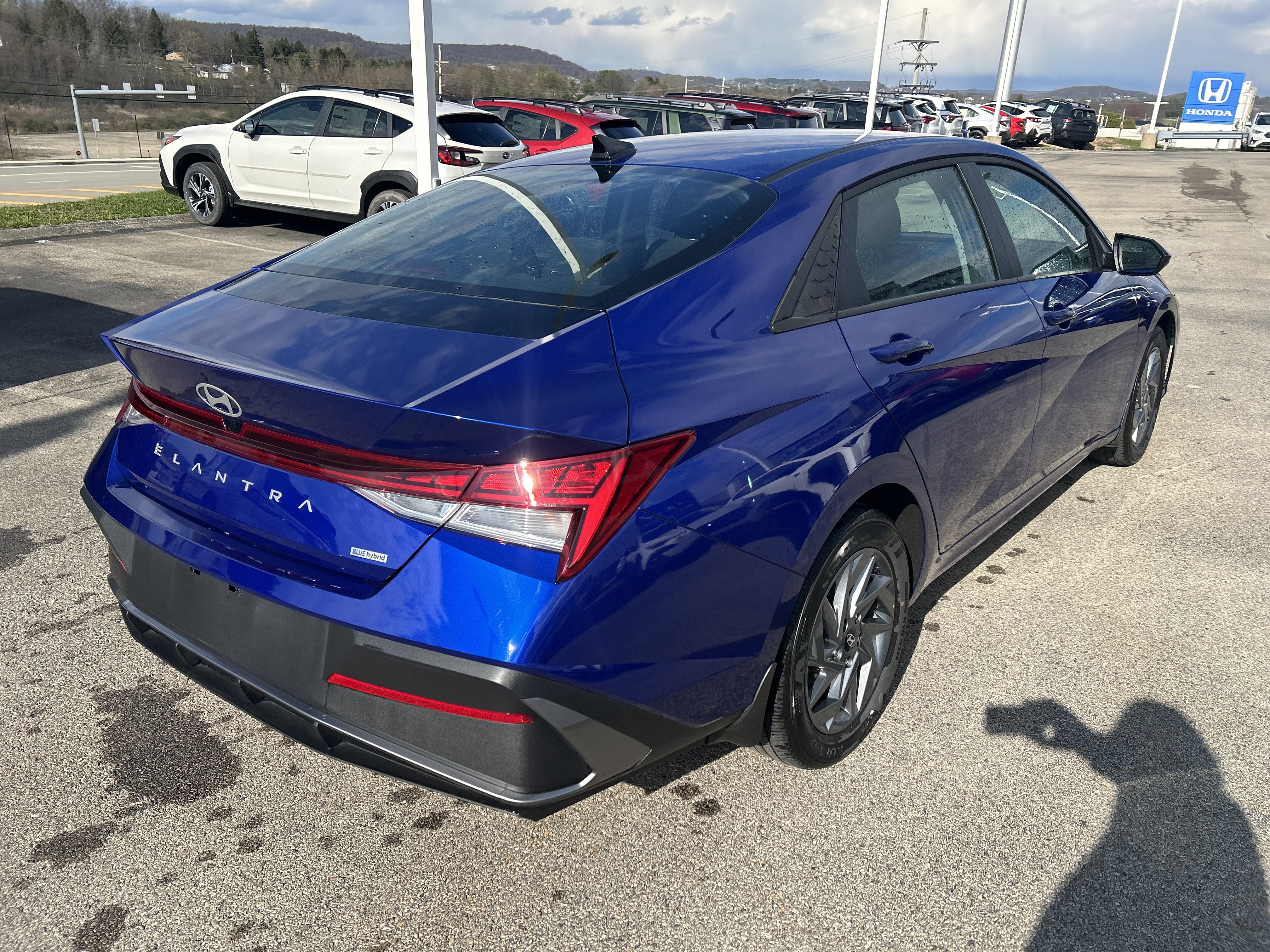 Used 2025 Hyundai Elantra Blue image 10