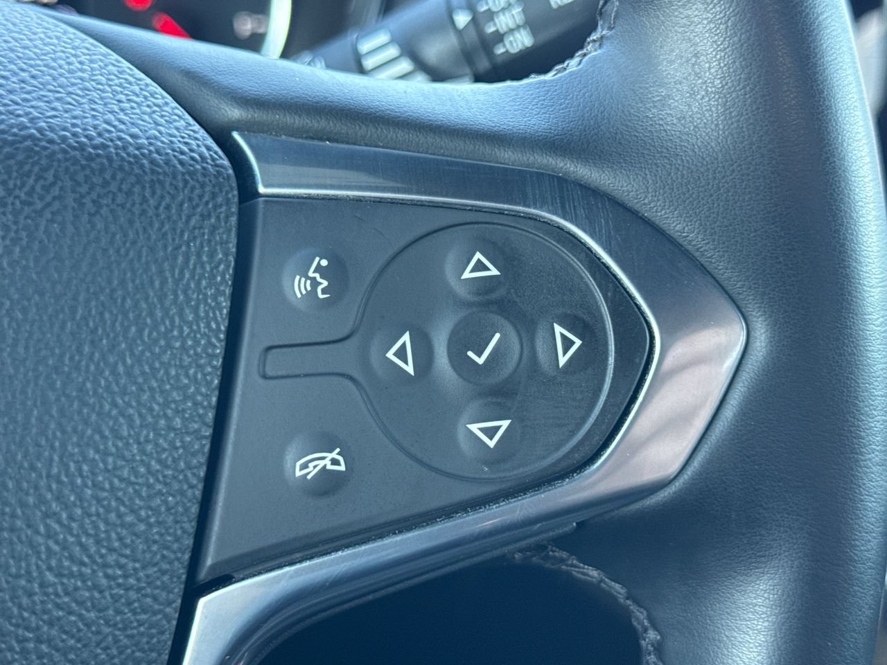 Used 2023 Chevrolet Traverse Premier AWD/4WD image 29