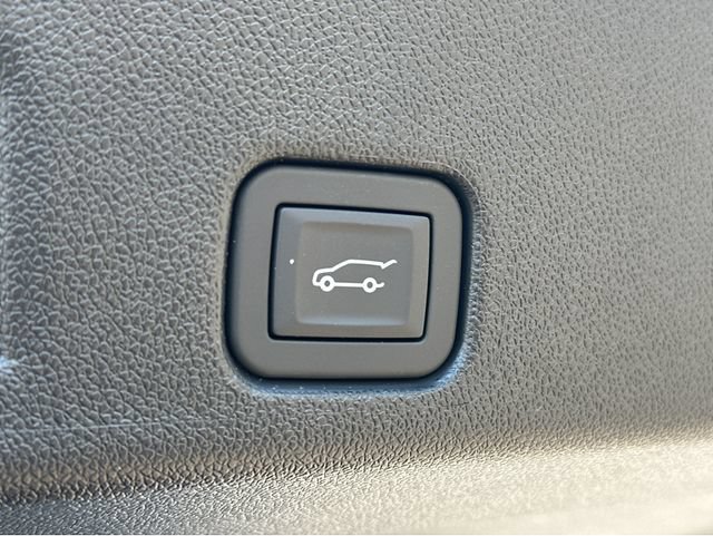 New 2026 GMC Acadia Denali Ultimate w/ LPO, Floor Liner Package AWD/4WD image 13