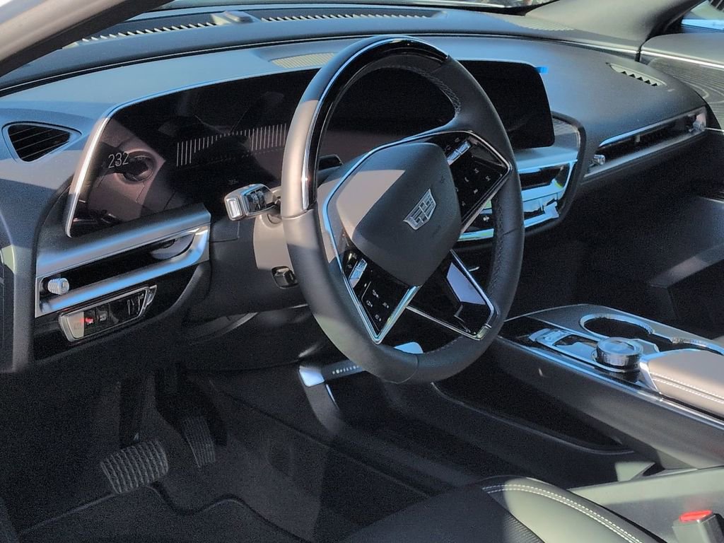 Used 2026 Cadillac Lyriq Premium Sport image 2