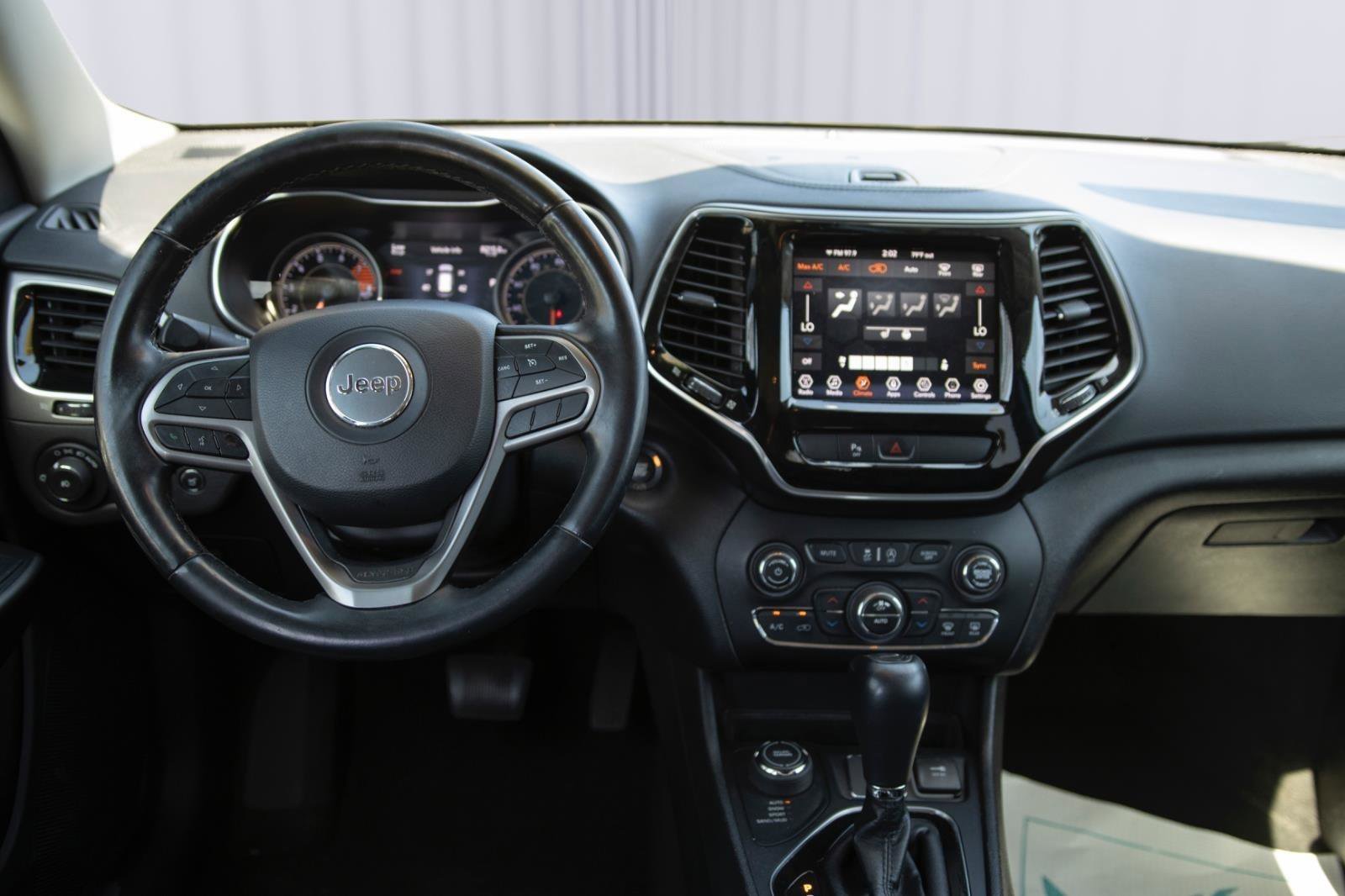 Used 2020 Jeep Cherokee Limited AWD/4WD image 3