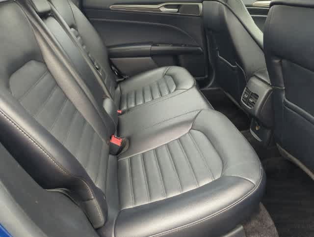 Used 2017 Ford Fusion SE w/ Fusion SE Technology Package AWD/4WD image 21