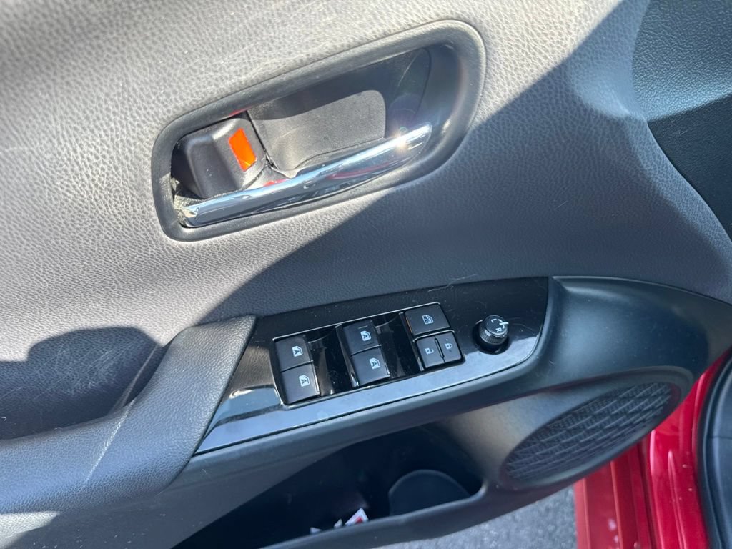 Used 2017 Toyota Prius Prime Advanced FWD image 14