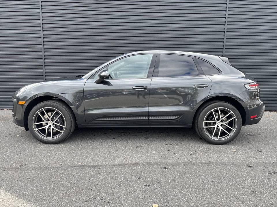 New 2026 Porsche Macan AWD/4WD image 2