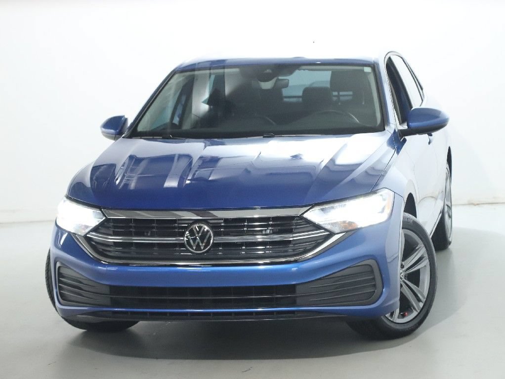 Used 2023 Volkswagen Jetta SE FWD image 3