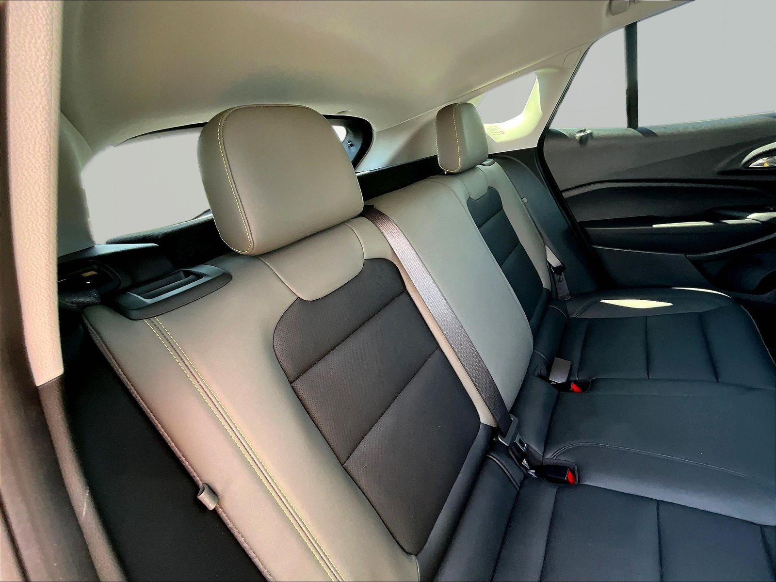 Used 2024 Chevrolet Trax ACTIV w/ Sunroof Package FWD image 25