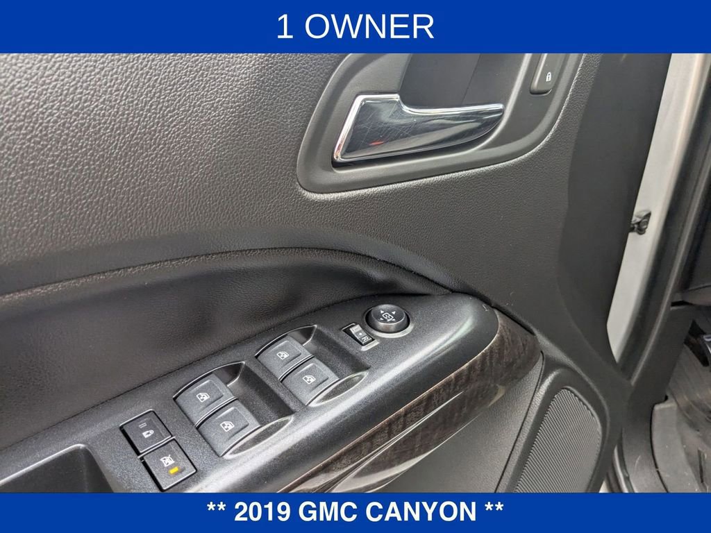 Used 2019 GMC Canyon SLE w/ SLE Convenience Package image 4