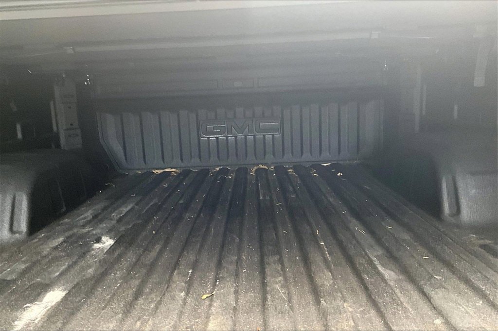 Used 2025 GMC Sierra 1500 AT4 w/ AT4 Premium Package image 8
