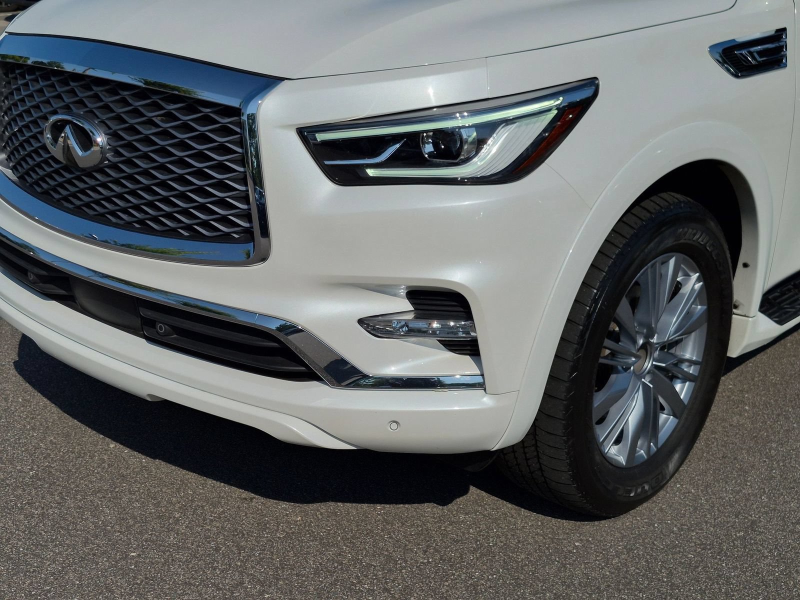 Used 2023 INFINITI QX80 Luxe w/ Cargo Package AWD/4WD image 9
