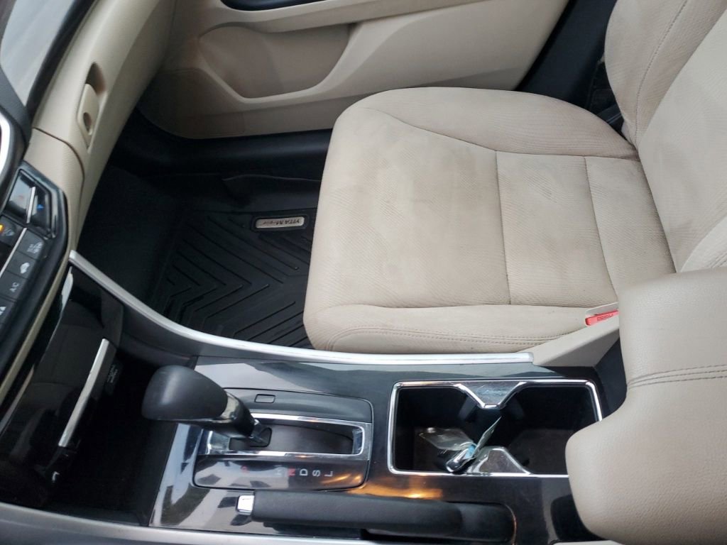 Used 2017 Honda Accord EX image 22