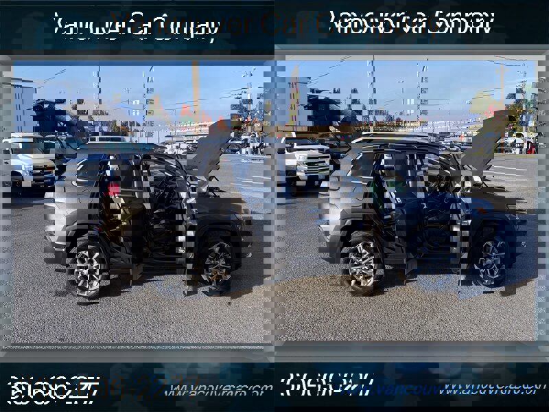 Used 2019 Jeep Cherokee Latitude Plus w/ Cold Weather Group image 12