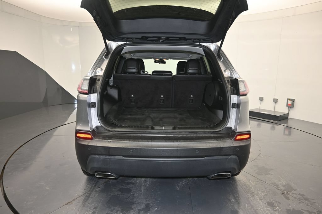 Used 2019 Jeep Cherokee Latitude Plus AWD/4WD image 23