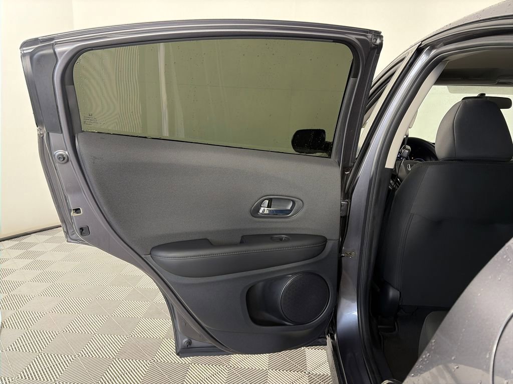 Used 2020 Honda HR-V LX image 12