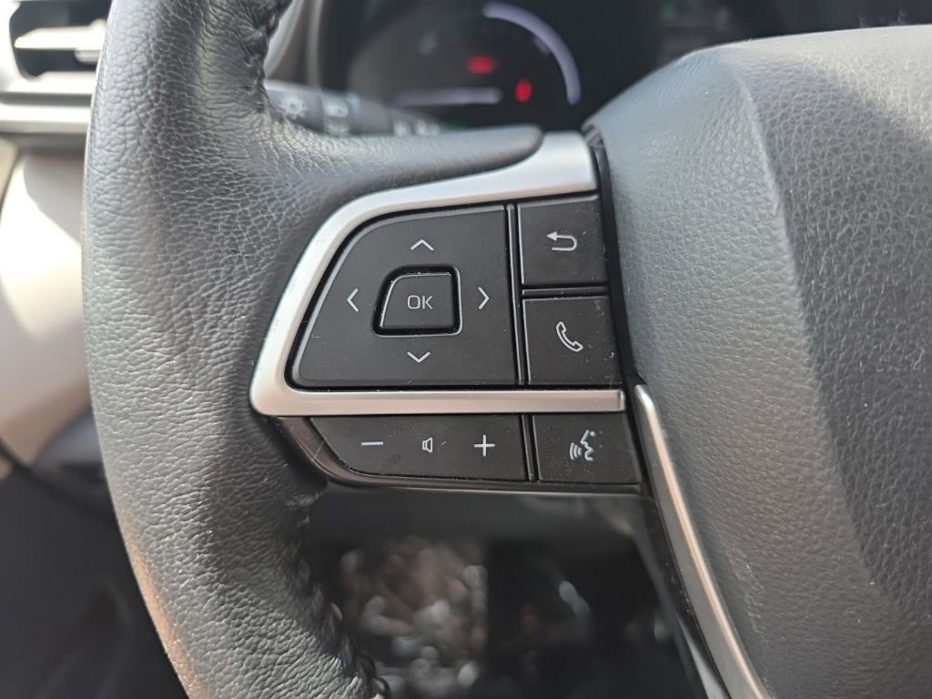 Used 2021 Toyota Sienna XLE w/ XLE Plus Package image 25