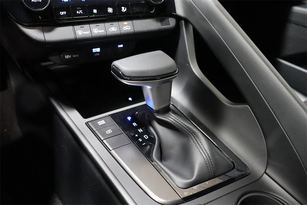 Used 2025 Hyundai Elantra Sport image 23