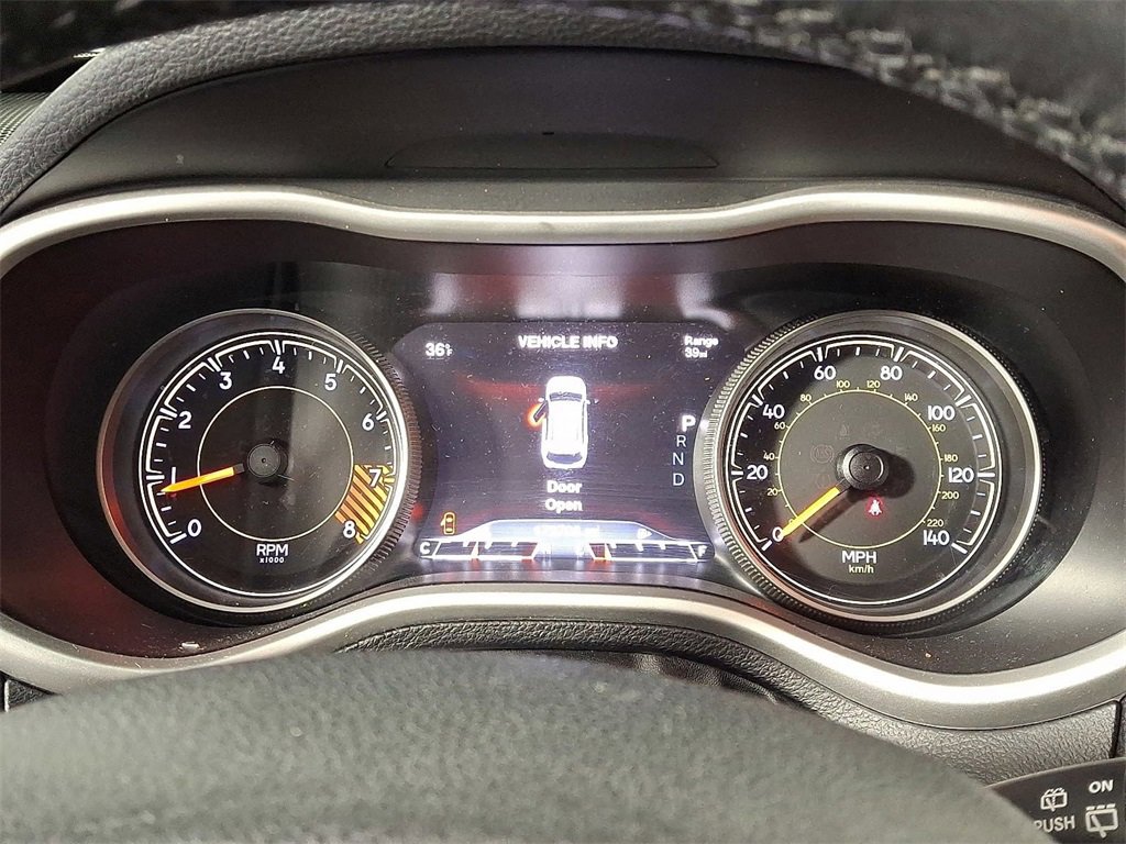 Used 2015 Jeep Cherokee Trailhawk w/ Cold Weather Group image 21