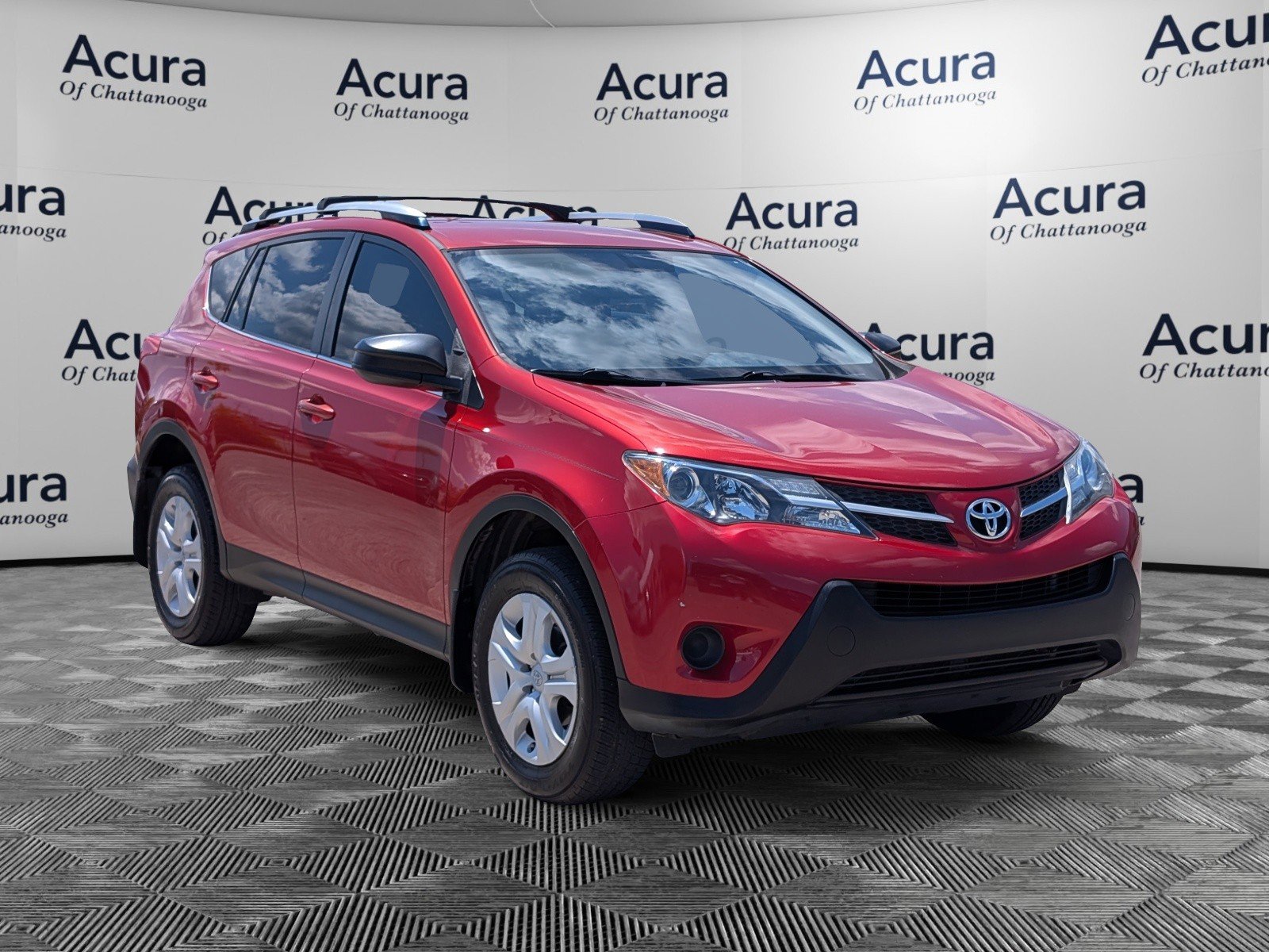 Used 2015 Toyota RAV4 LE FWD image 2