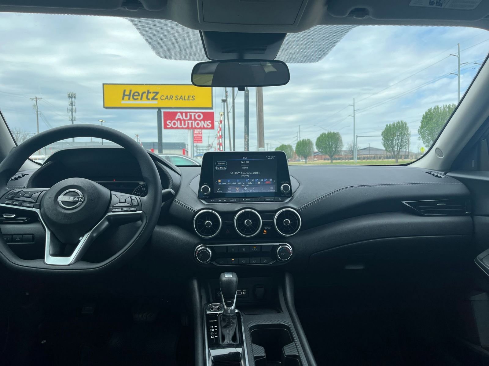 Used 2025 Nissan Sentra SV image 31