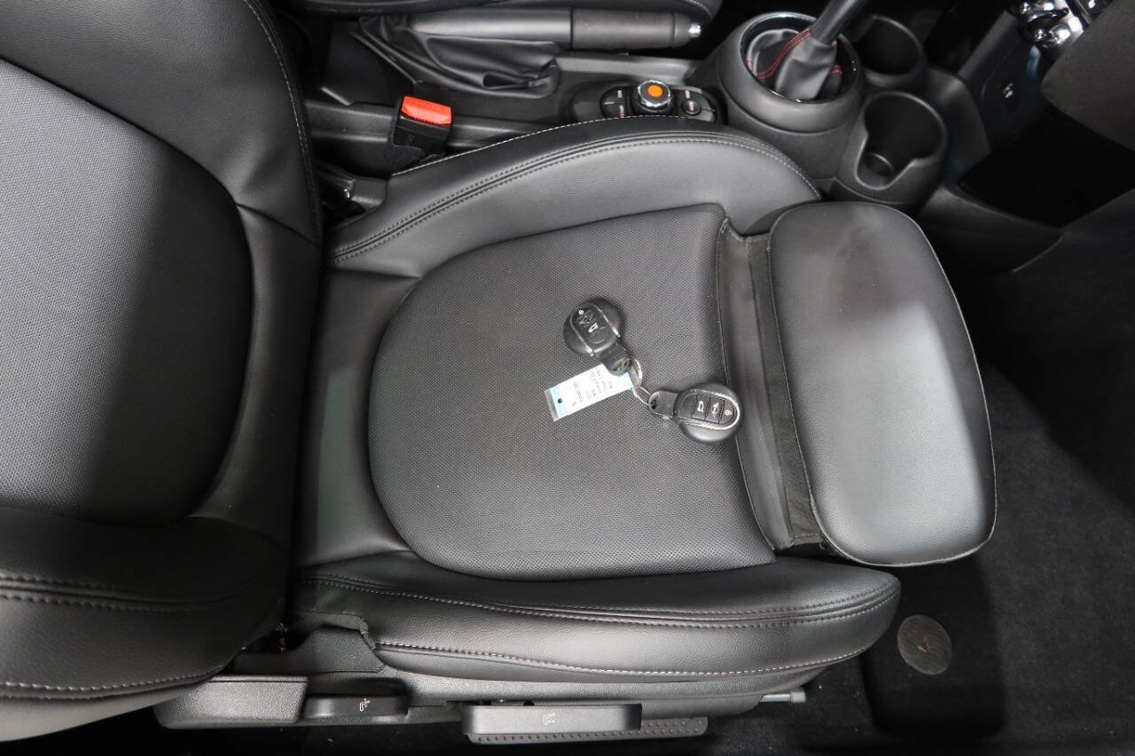 Used 2019 MINI Cooper S w/ Signature Upholstery Package FWD image 25