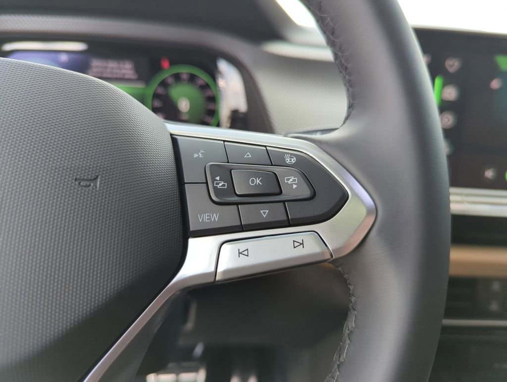 New 2026 Volkswagen Atlas Cross Sport SEL R-Line image 43