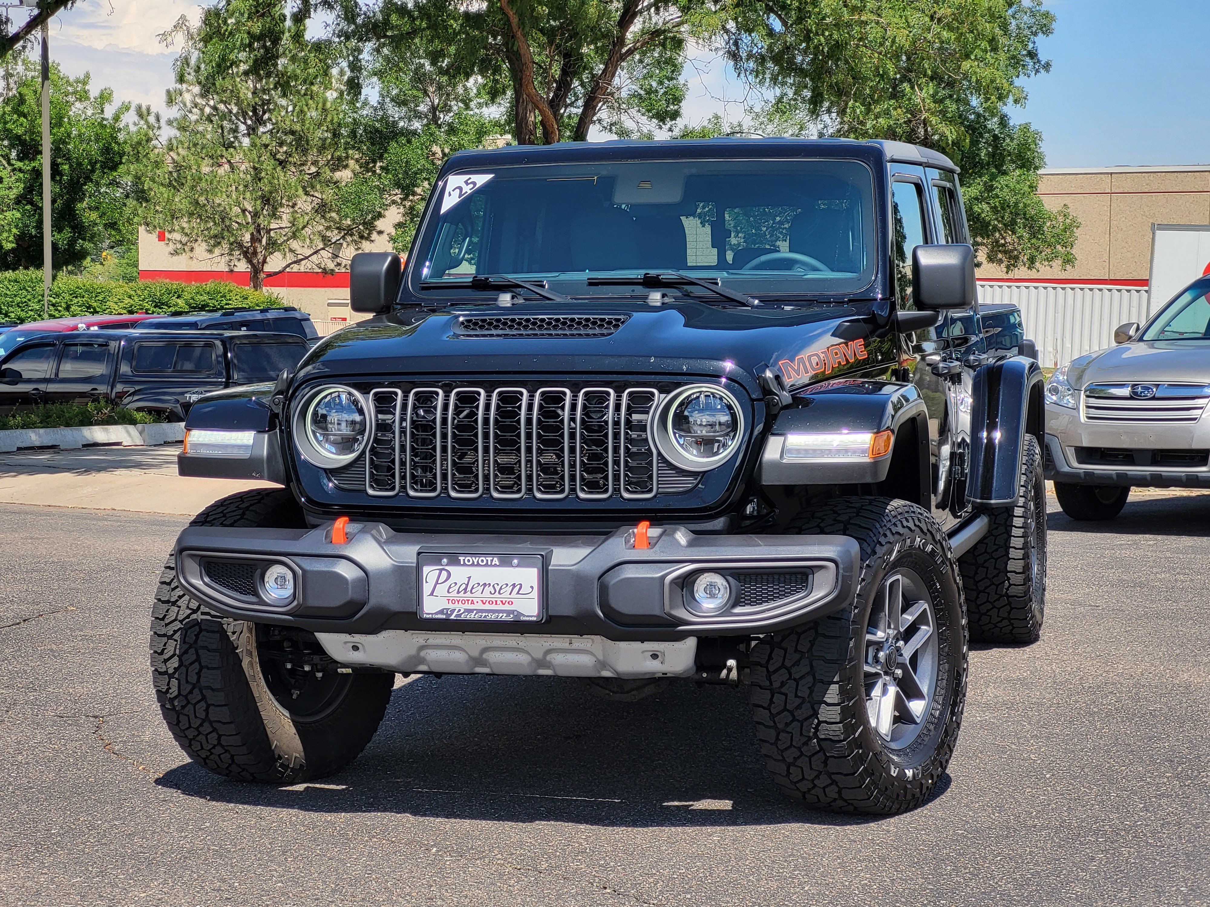 Used 2025 Jeep Gladiator Mojave w/ Convenience Group AWD/4WD image 2