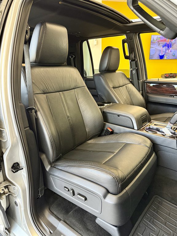 Used 2017 Lincoln Navigator L Reserve AWD/4WD image 16