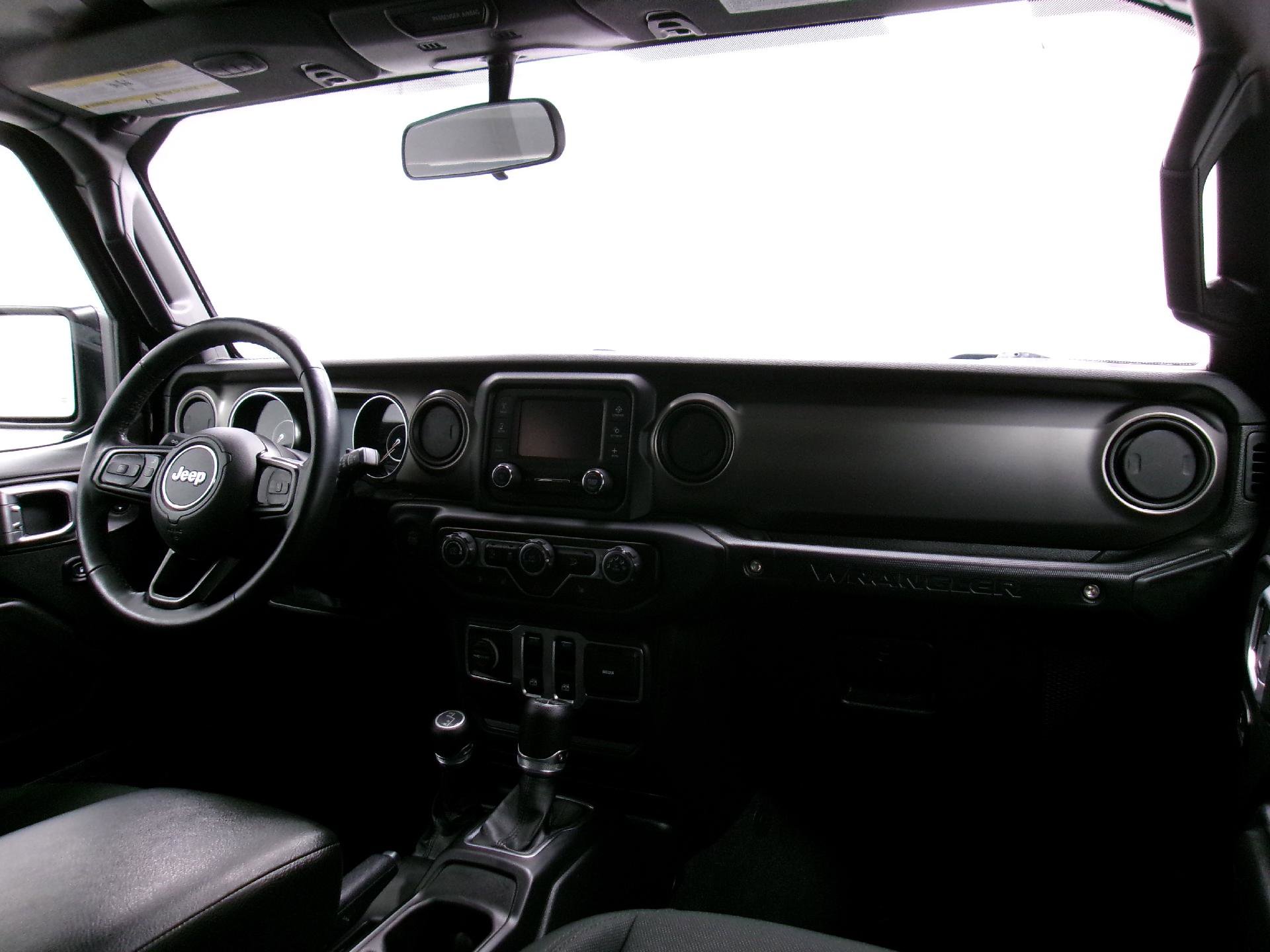 Used 2019 Jeep Wrangler Sport image 3