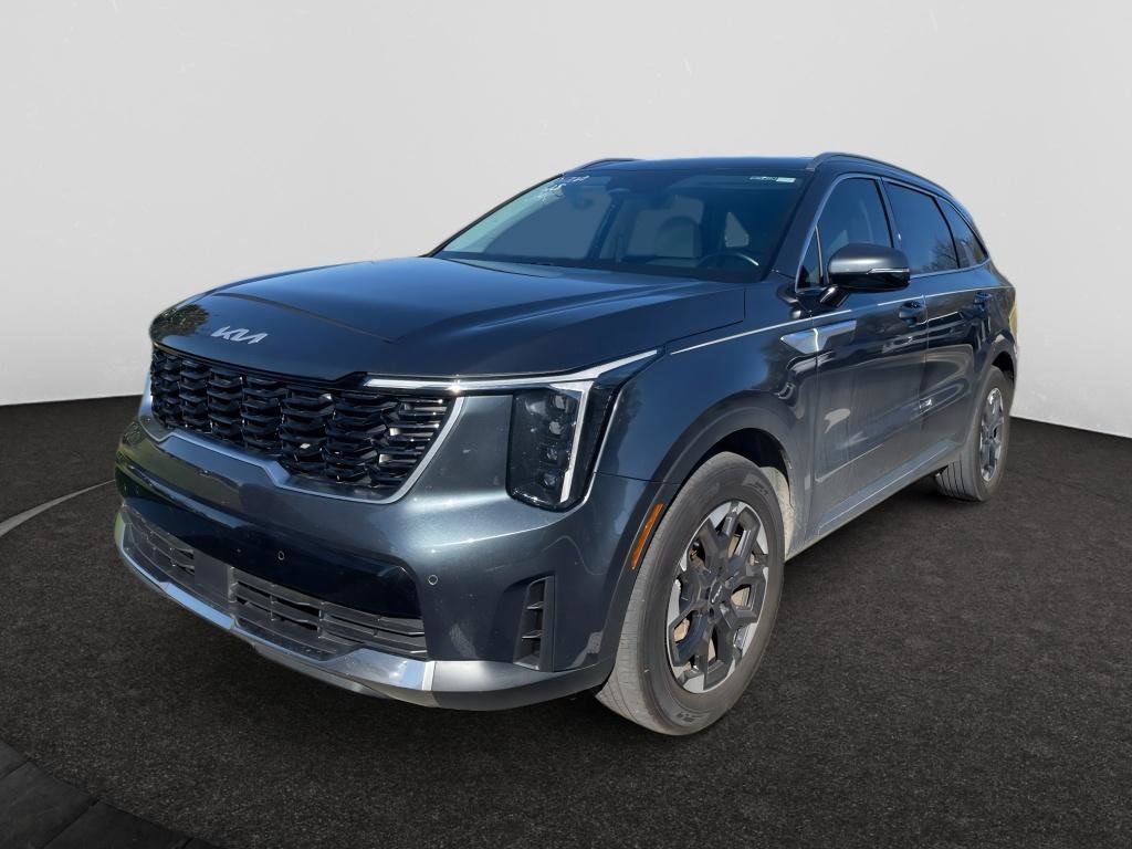 Used 2025 Kia Sorento S image 1