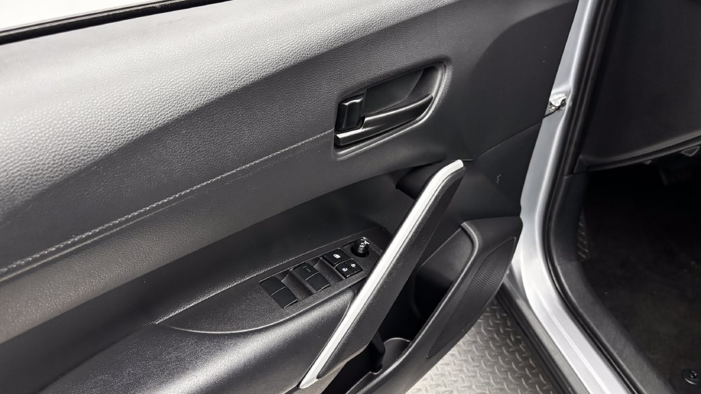 Certified 2025 Toyota Corolla Cross LE FWD image 18