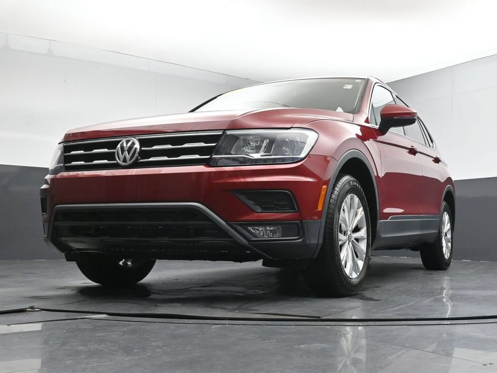 Used 2018 Volkswagen Tiguan SE AWD/4WD image 35