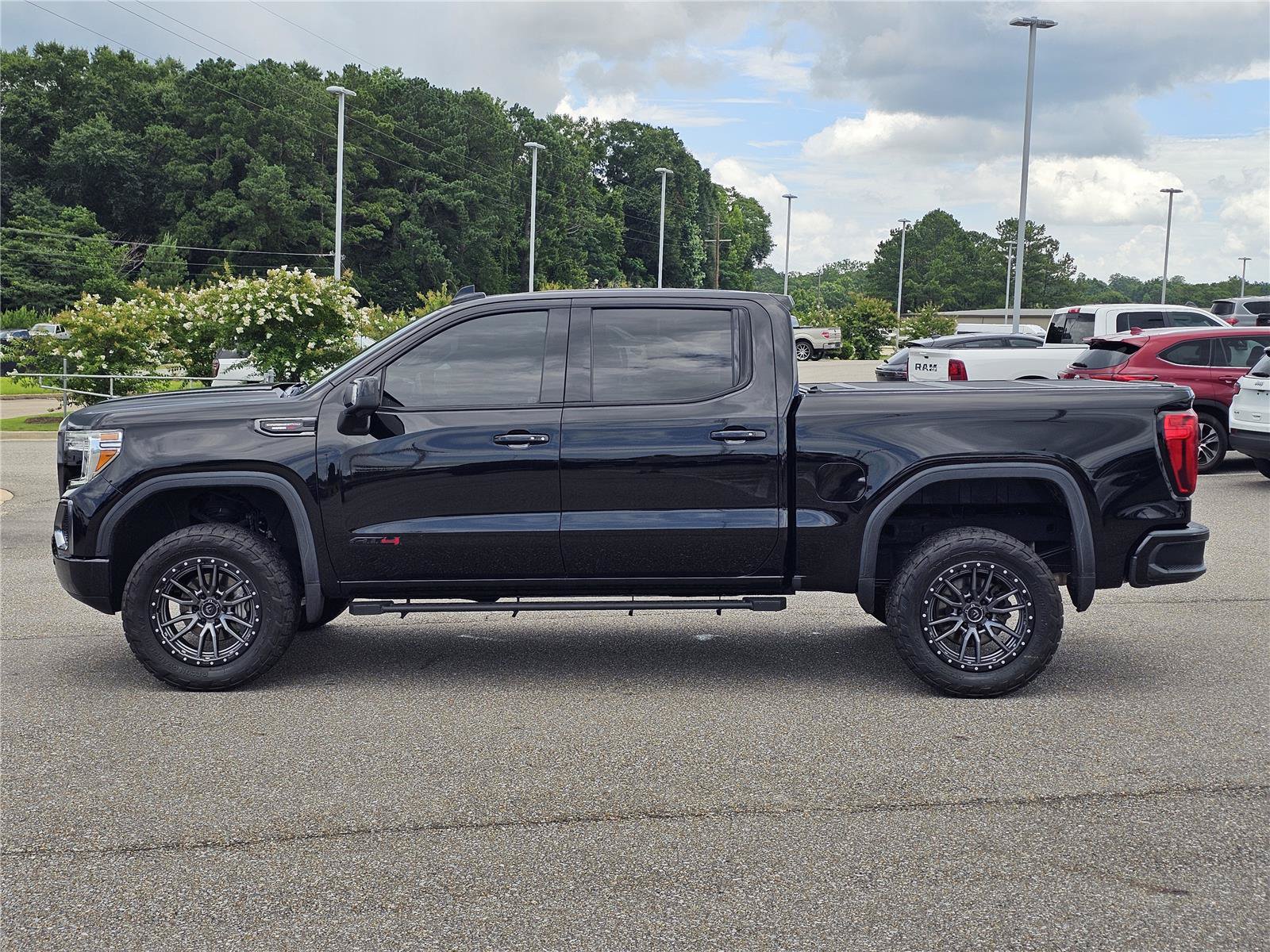 Used 2021 GMC Sierra 1500 AT4 w/ AT4 Value Package AWD/4WD image 15