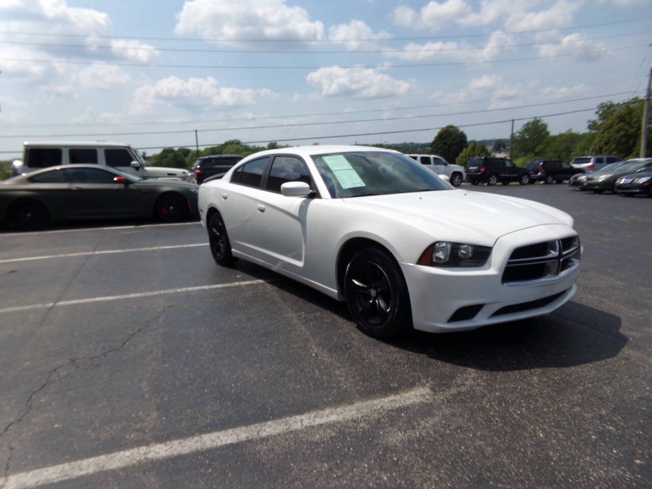 Used 2014 Dodge Charger SE RWD image 4