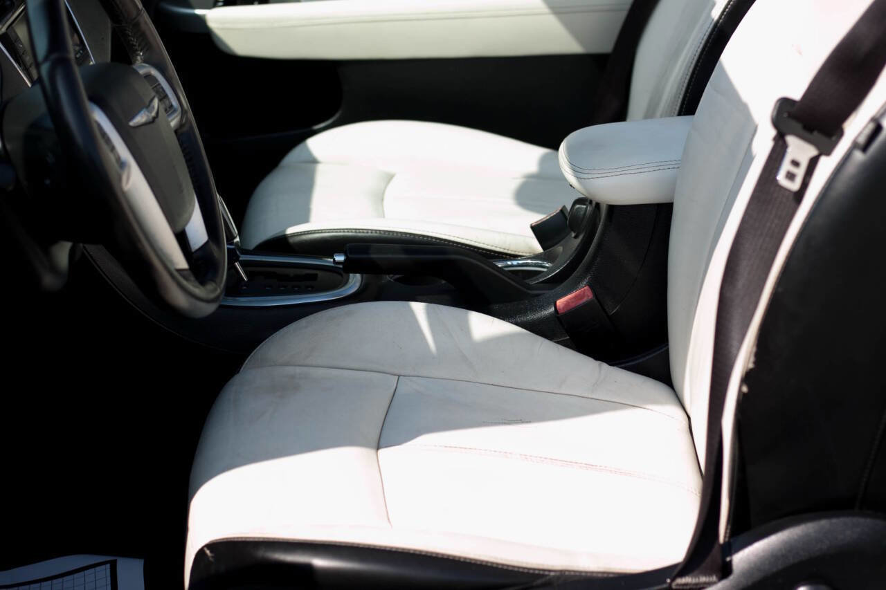 Used 2012 Chrysler 200 Limited image 14