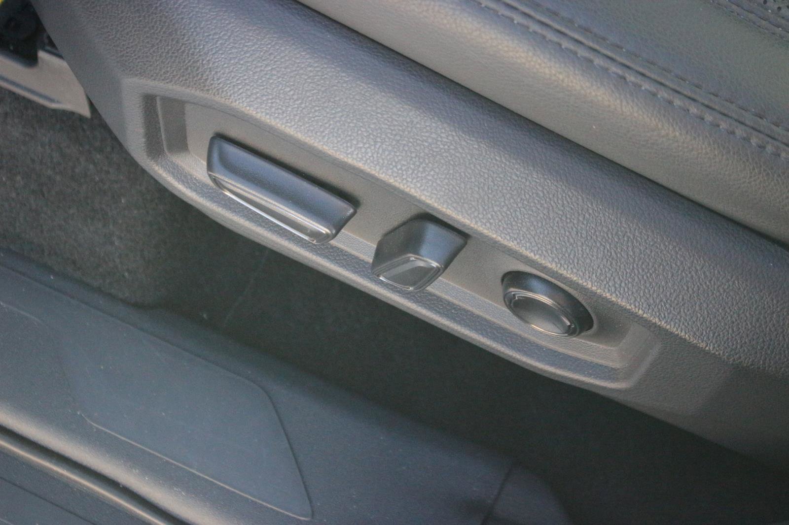 Used 2024 Toyota Tundra Limited w/ Power Package image 18