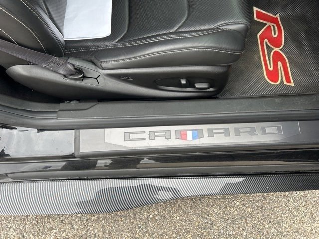 Used 2017 Chevrolet Camaro LT image 9