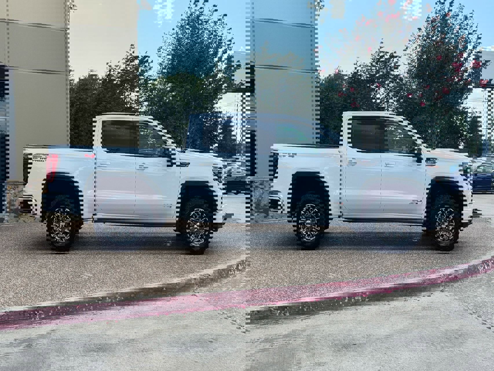 Used 2024 GMC Sierra 1500 AT4 w/ AT4 Premium Package image 7