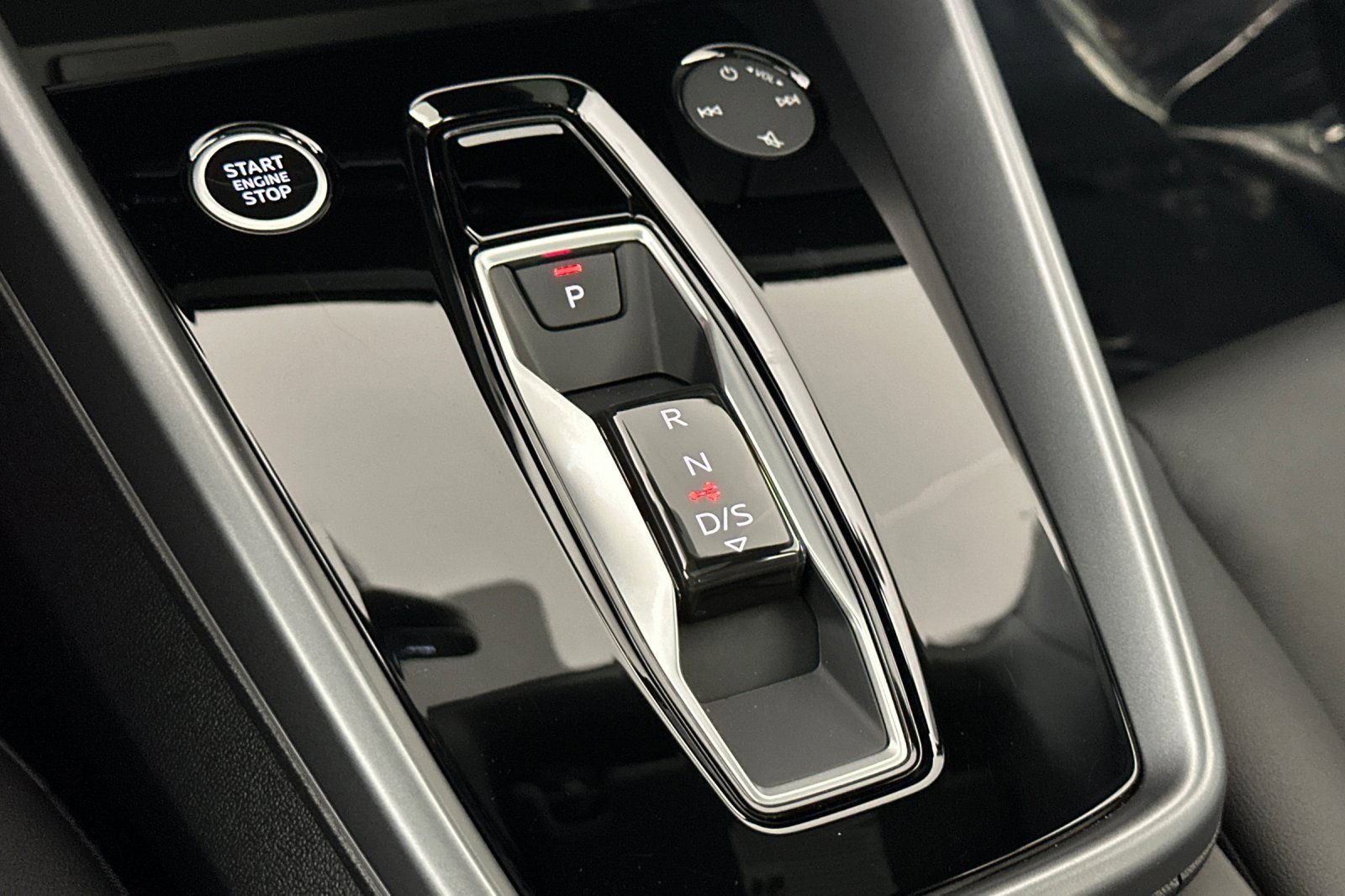 Used 2025 Audi A3 2.0T Premium w/ Black Optic Package image 19