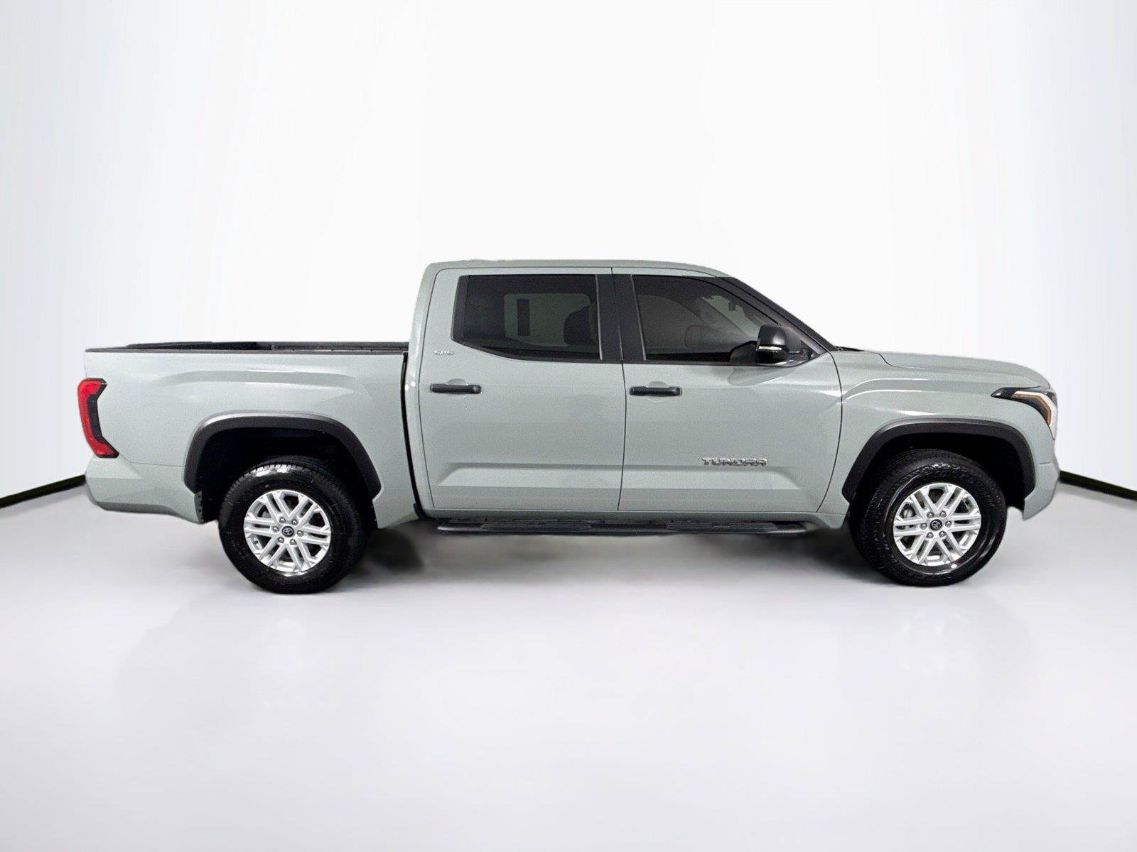 Used 2024 Toyota Tundra SR5 w/ SR5 Convenience Package AWD/4WD image 9