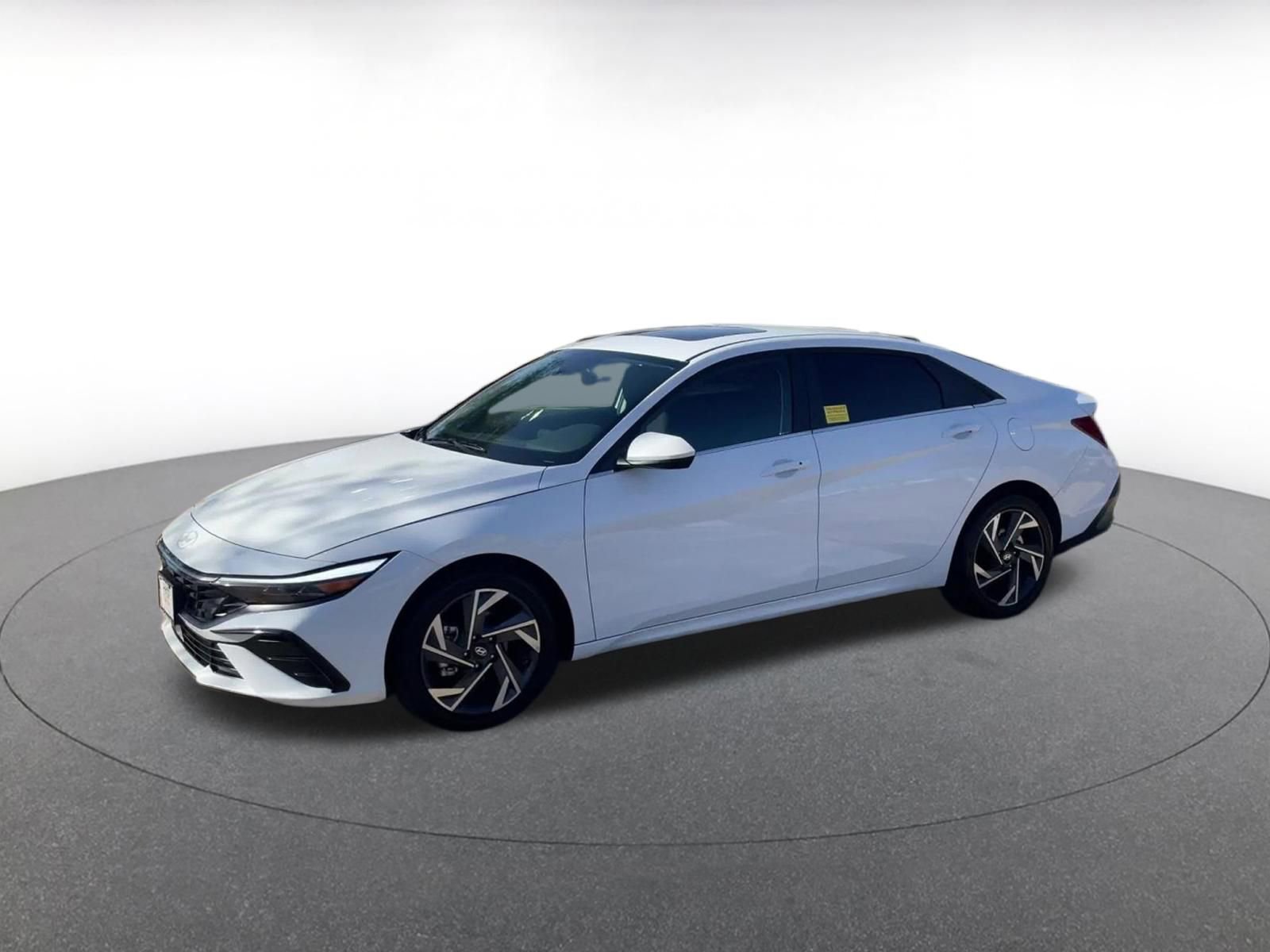 Used 2025 Hyundai Elantra SEL image 8