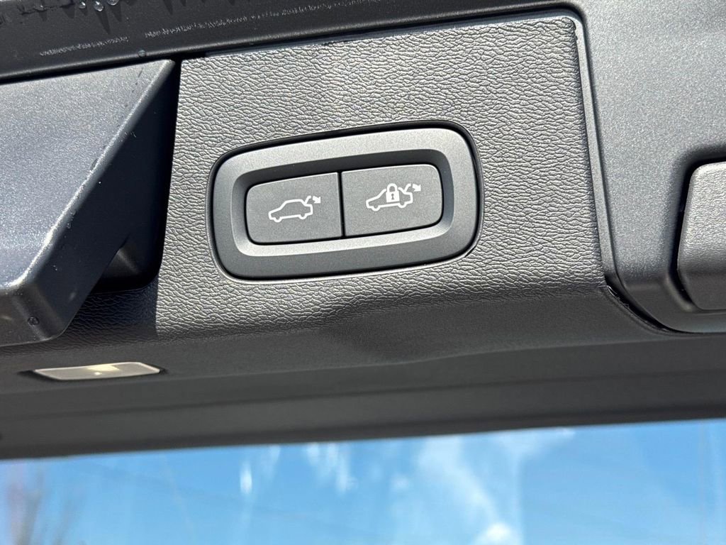 New 2026 Volvo XC60 B5 Ultra w/ Climate Package AWD/4WD image 5
