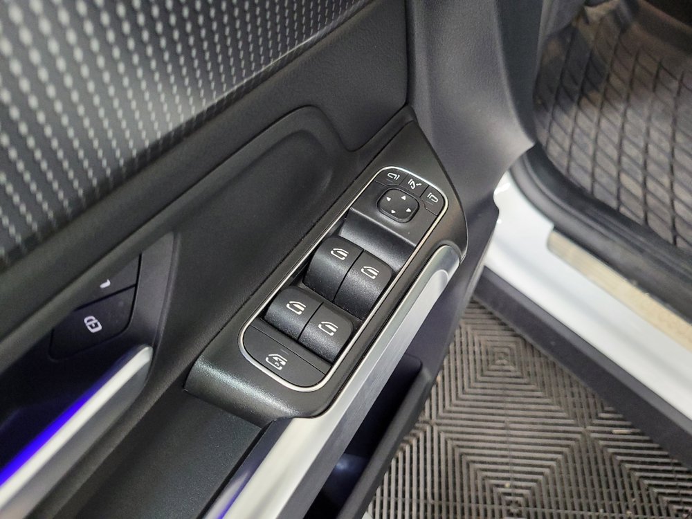 Used 2022 Mercedes-Benz GLB 250 4MATIC w/ Premium Package Lite image 27