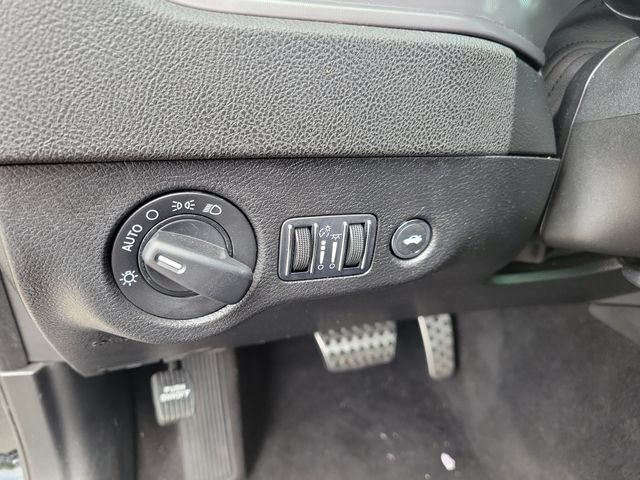 Used 2023 Dodge Charger R/T RWD image 28
