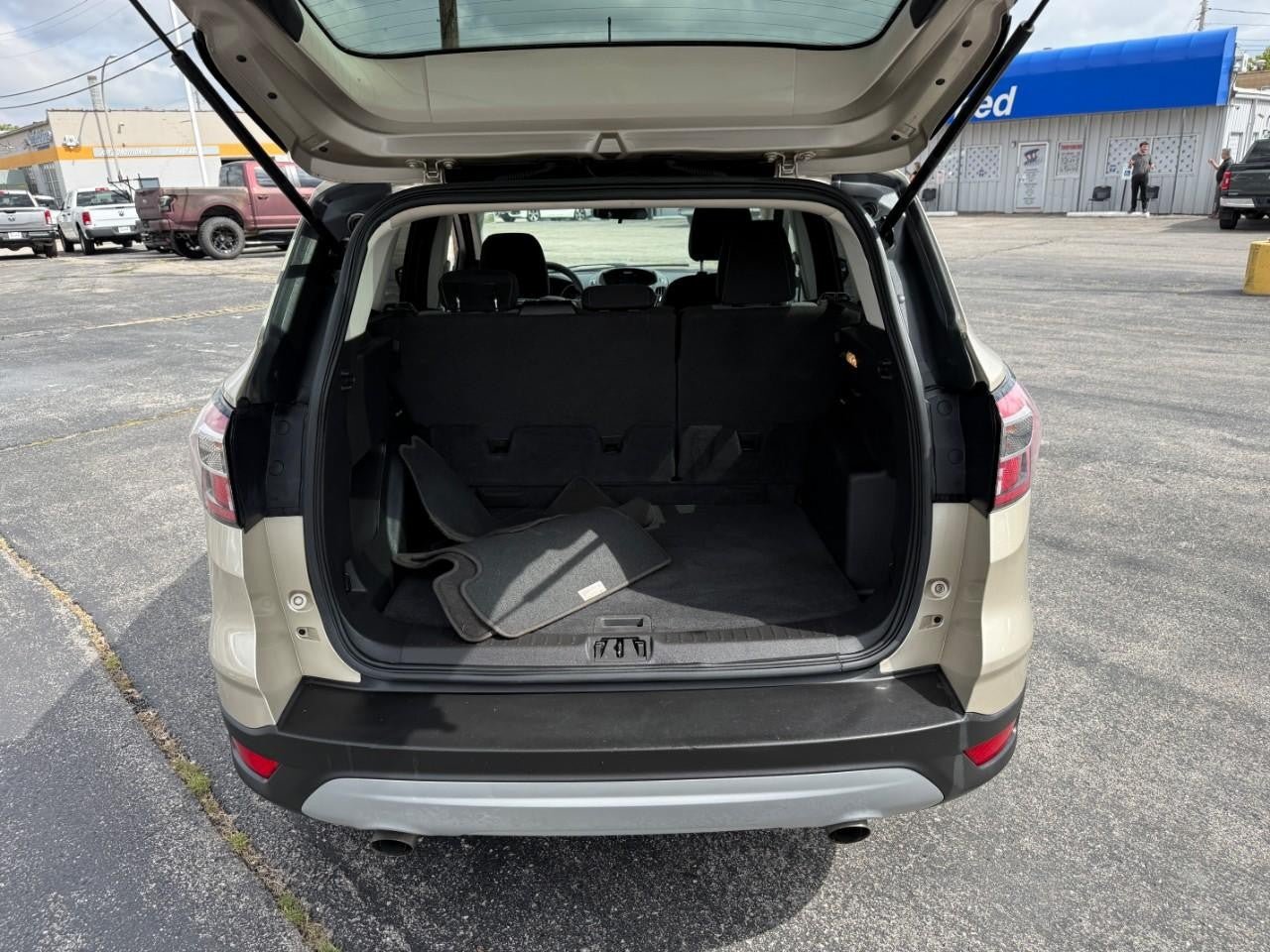 Used 2017 Ford Escape SE FWD image 7