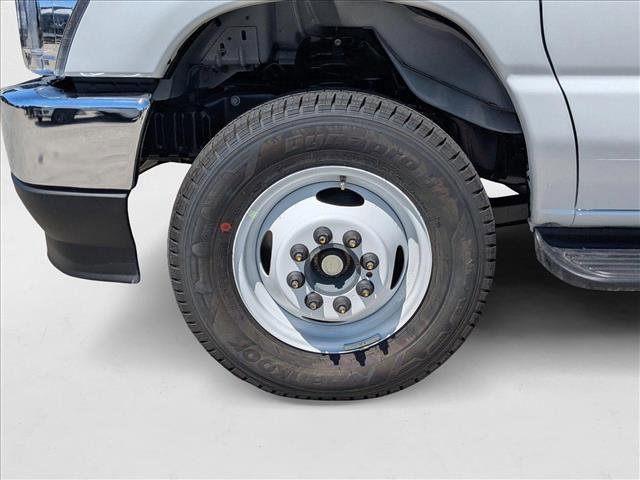 New 2026 Ford E-450 and Econoline 450 Super Duty w/ Power Equipment Group image 10