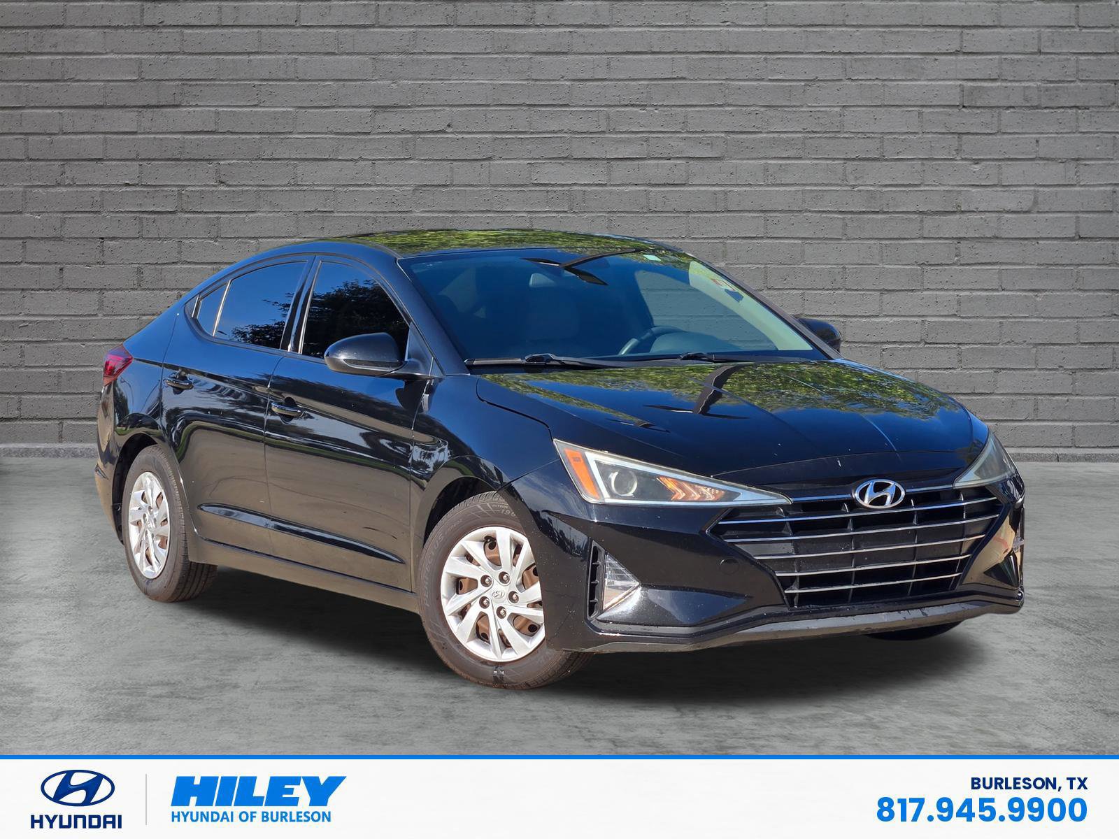 Used 2020 Hyundai Elantra SE FWD image 2