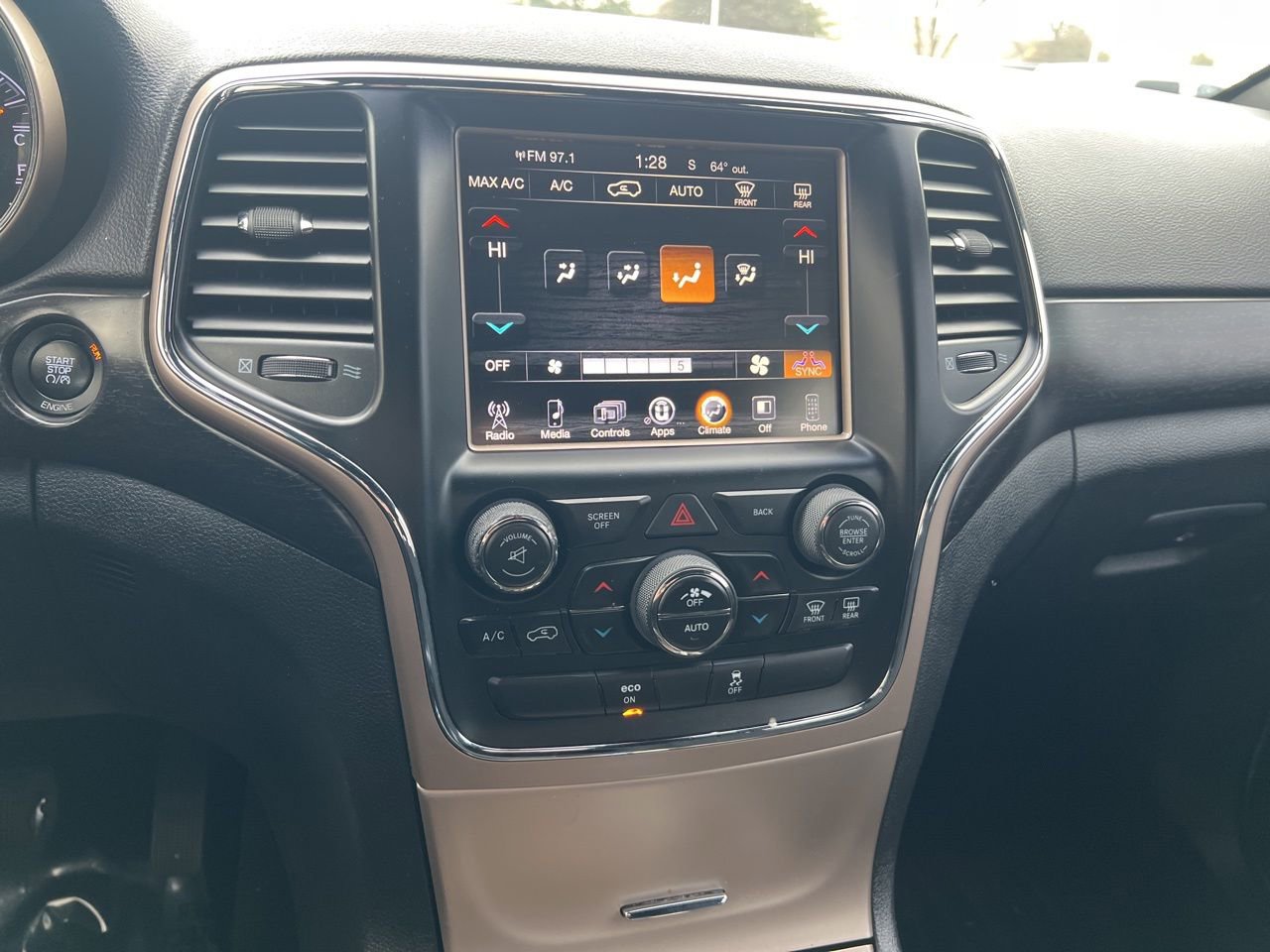 Used 2014 Jeep Grand Cherokee Laredo w/ 18" Wheel & 8.4" Radio Group image 29